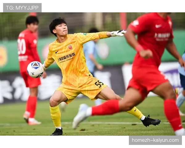 上海队半场调整能力出众 中场录像分析精准布阵常现鲨三疯攻势